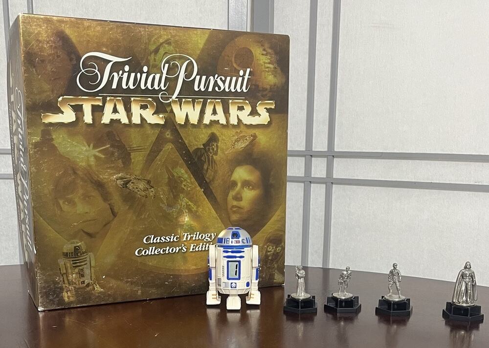 Vintage STAR WARS TRIVIAL PURSUIT GAME - Complete
